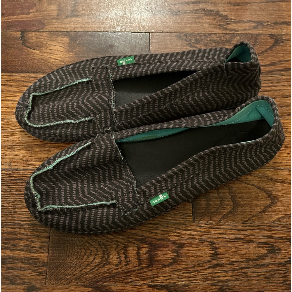 Sanuks, women’s 9